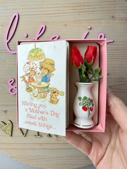 1982 AGC Strawberry Shortcake Pink Mother's Day Gift Set