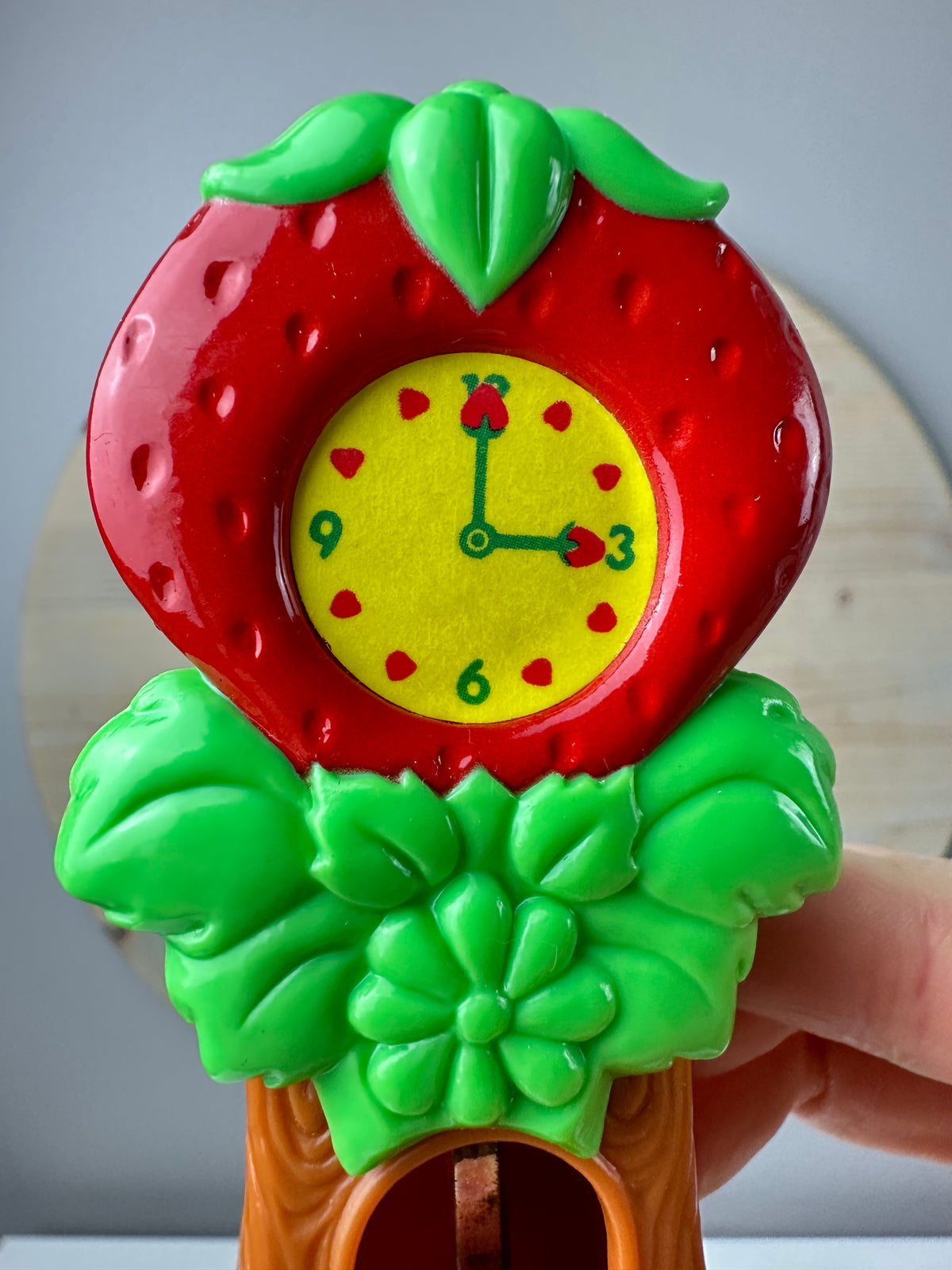 1983 Kenner Strawberry Shortcake Berry Happy Home Living Room Grandfather Clock