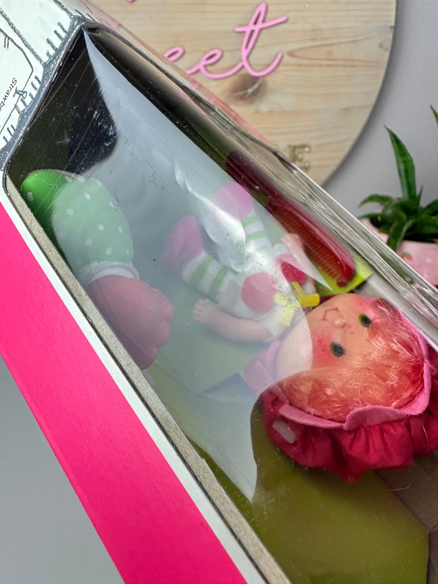 1982 Kenner Strawberry Shortcake Cherry Cuddler with Gooseberry Doll NRFB Sealed *Berry Vault*