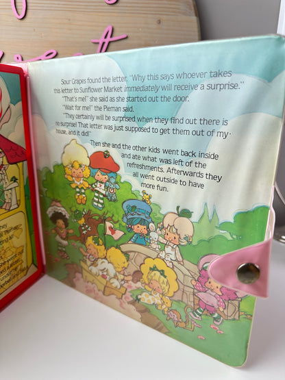 1984 Kenner Strawberry Shortcake Storybook Carry Case *Berry Vault*