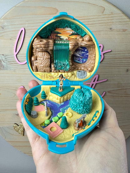 1995 Bluebird Polly Pocket Disney Pocahontas Playset