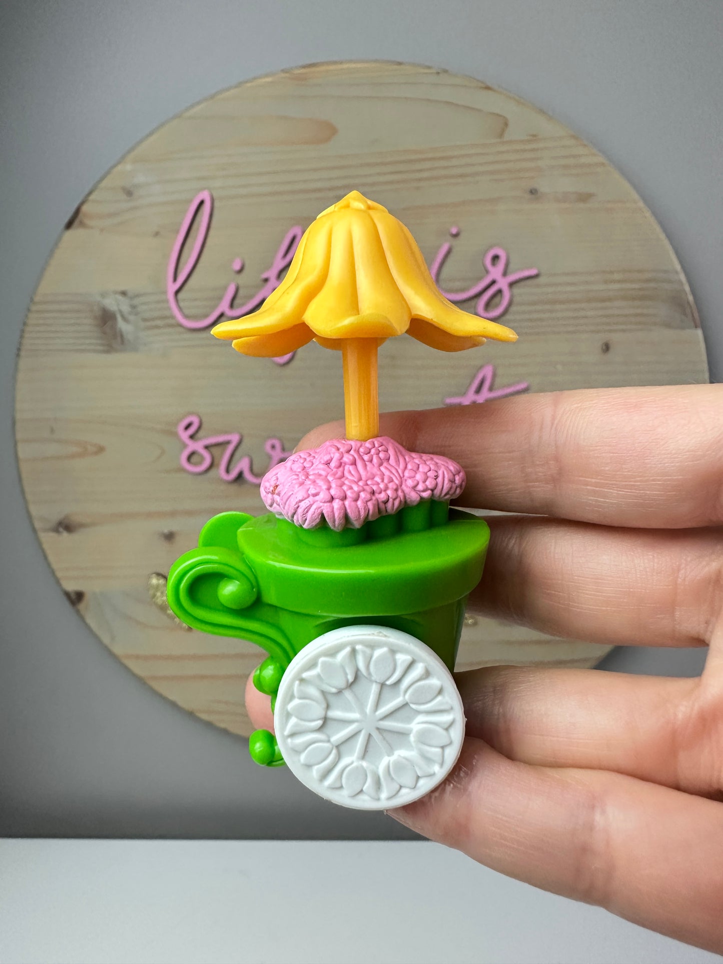 1983 Kenner Strawberry Shortcake Mint Tulip's Cart Deluxe Mini Accessory Only