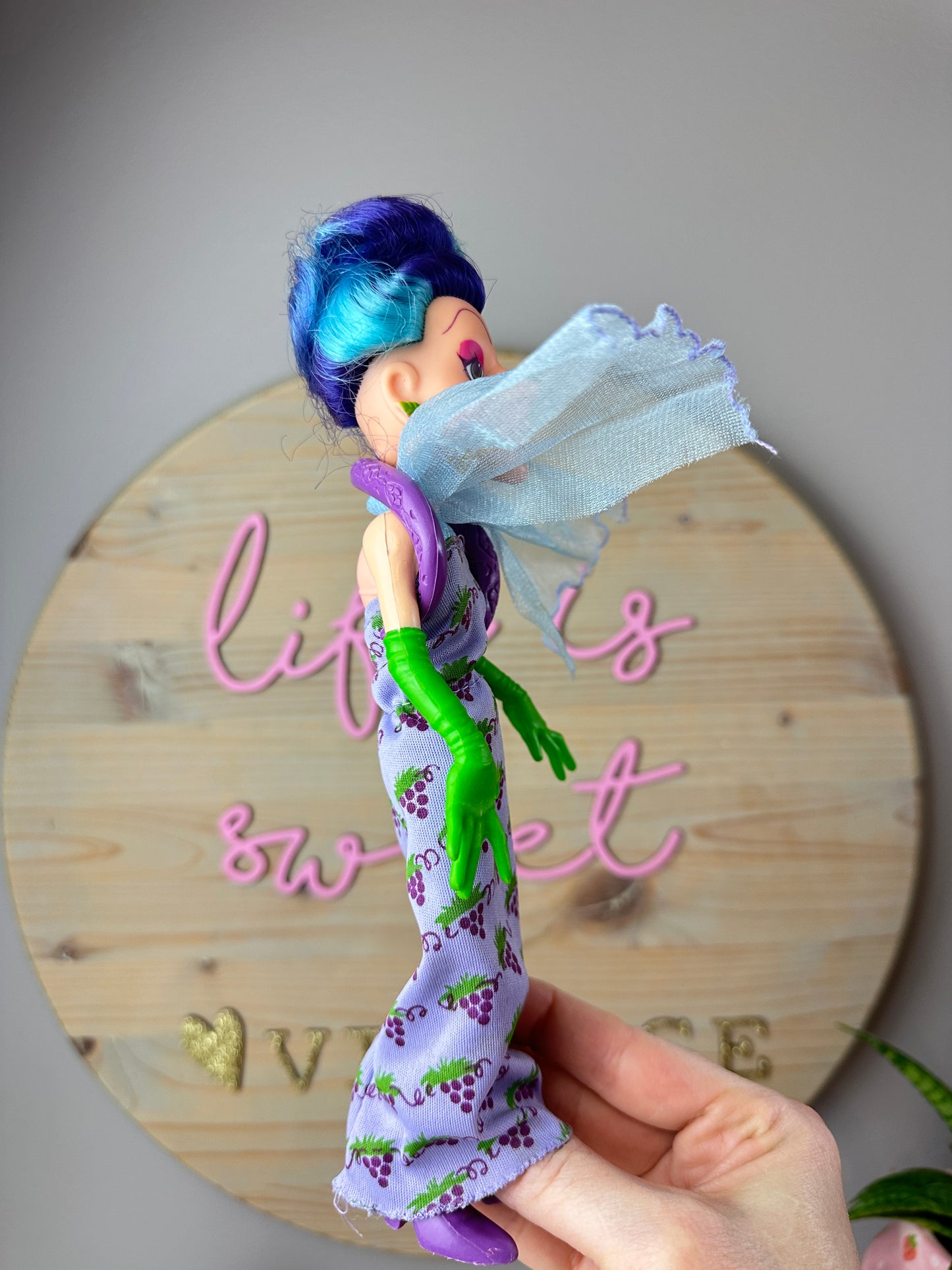 1982 Kenner Strawberry Shortcake Sour Grapes with Dregs Doll