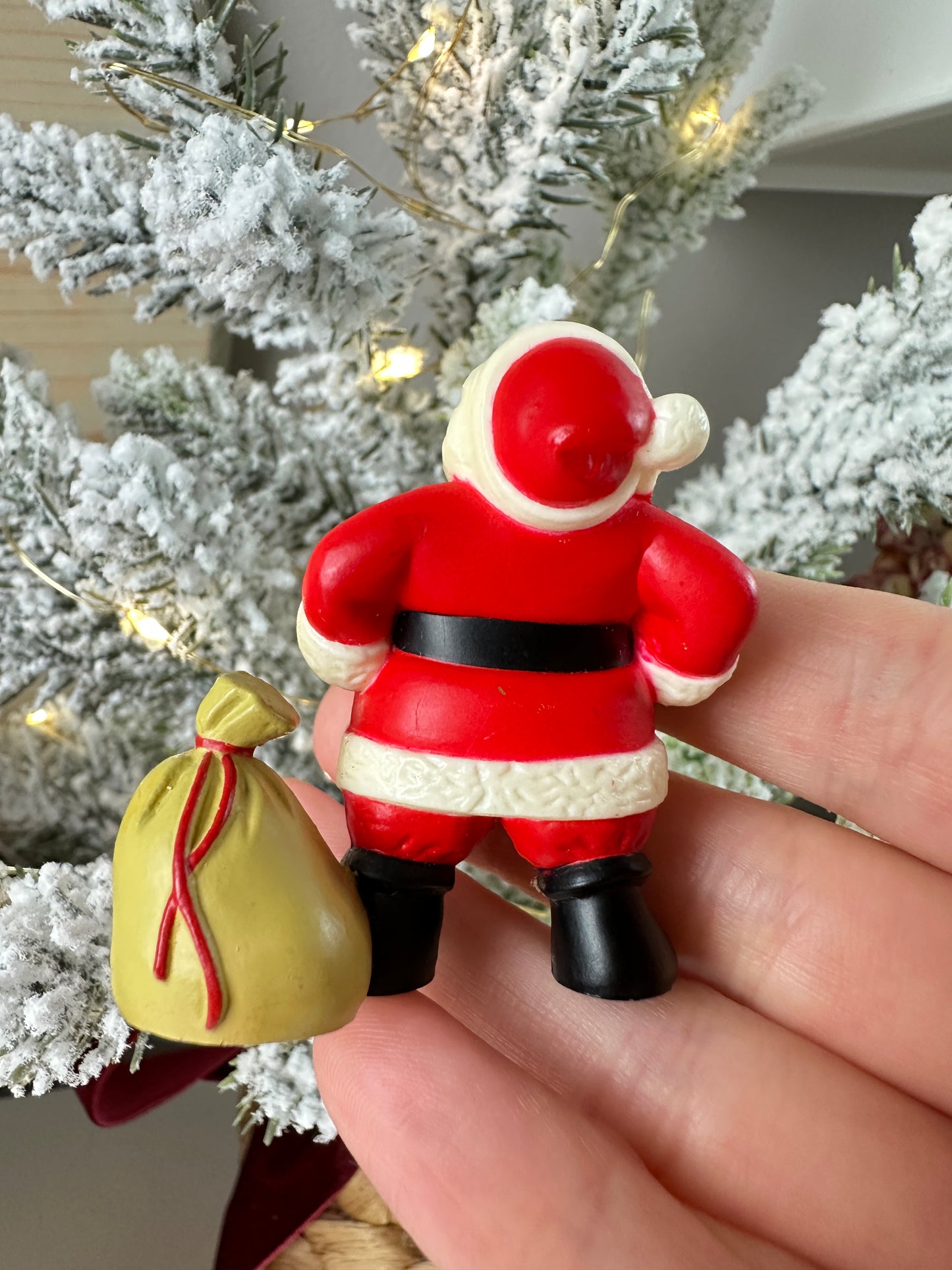 1987 Hallmark Santa Figurine (Plastic)