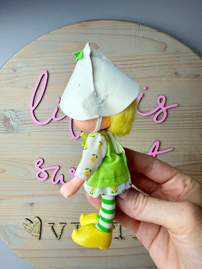 1983 Kenner Strawberry Shortcake Mint Tulip with Marsh Mallard Doll