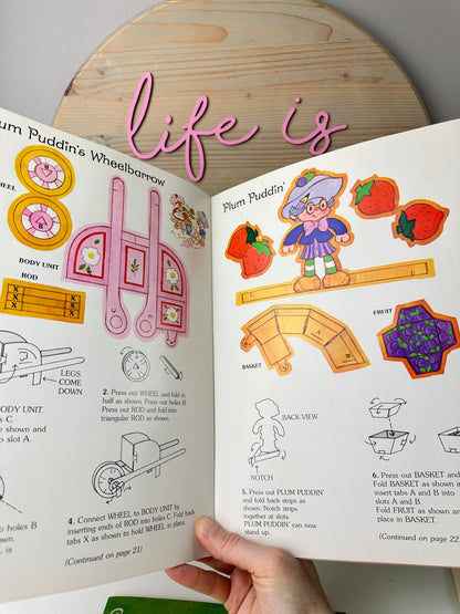 1980 Random House AGC Strawberry Shortcake Toy Book [Unused]