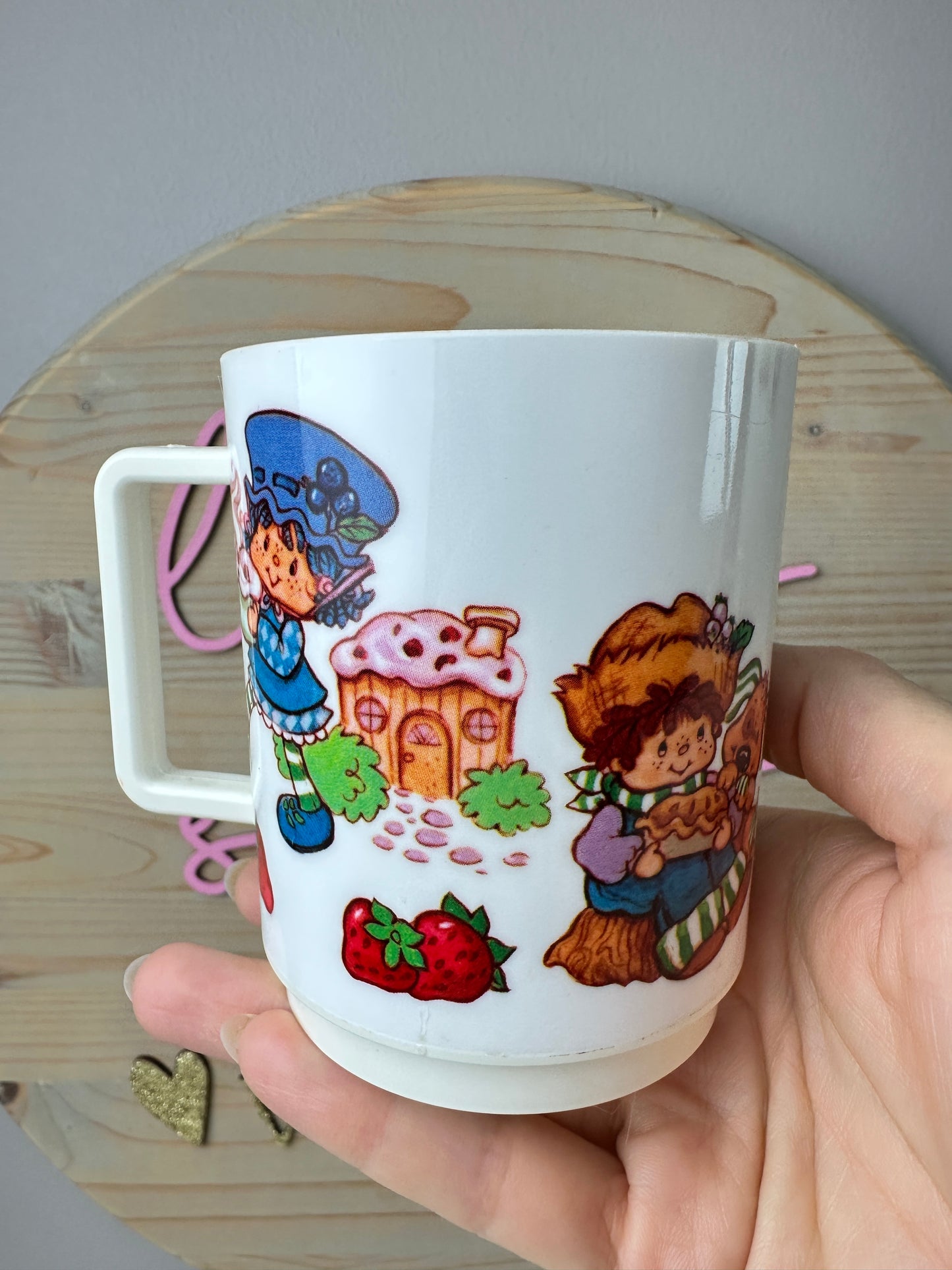 1980 Deka AGC Strawberry Shortcake Child's Cup