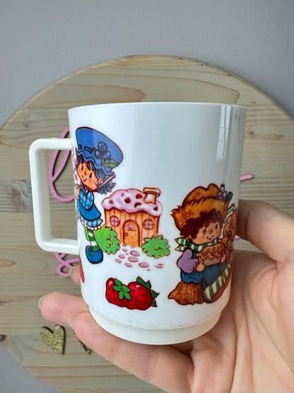1980 Deka AGC Strawberry Shortcake Child's Cup