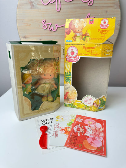 1985 Kenner Strawberry Shortcake Banana Twirl with Banana Berrykin Doll MIB *Berry Vault*
