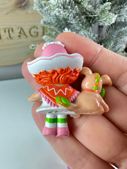 1984 Kenner Strawberry Shortcake Cafe Ole with Burrito at a Pottery Wheel Deluxe Miniature *Berry Vault*