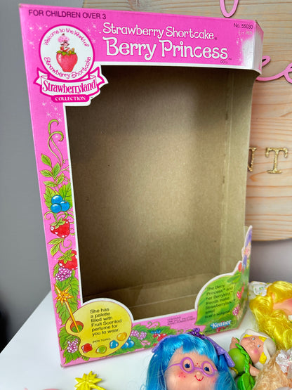 1985 Kenner Strawberry Shortcake COMPLETE Berrykin Doll Collection *Berry Vault*