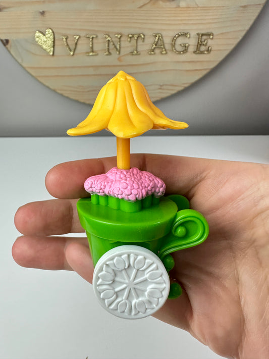 1983 Kenner Strawberry Shortcake Deluxe Miniature Strawberry Shortcake Mint Tulip's Flower Cart