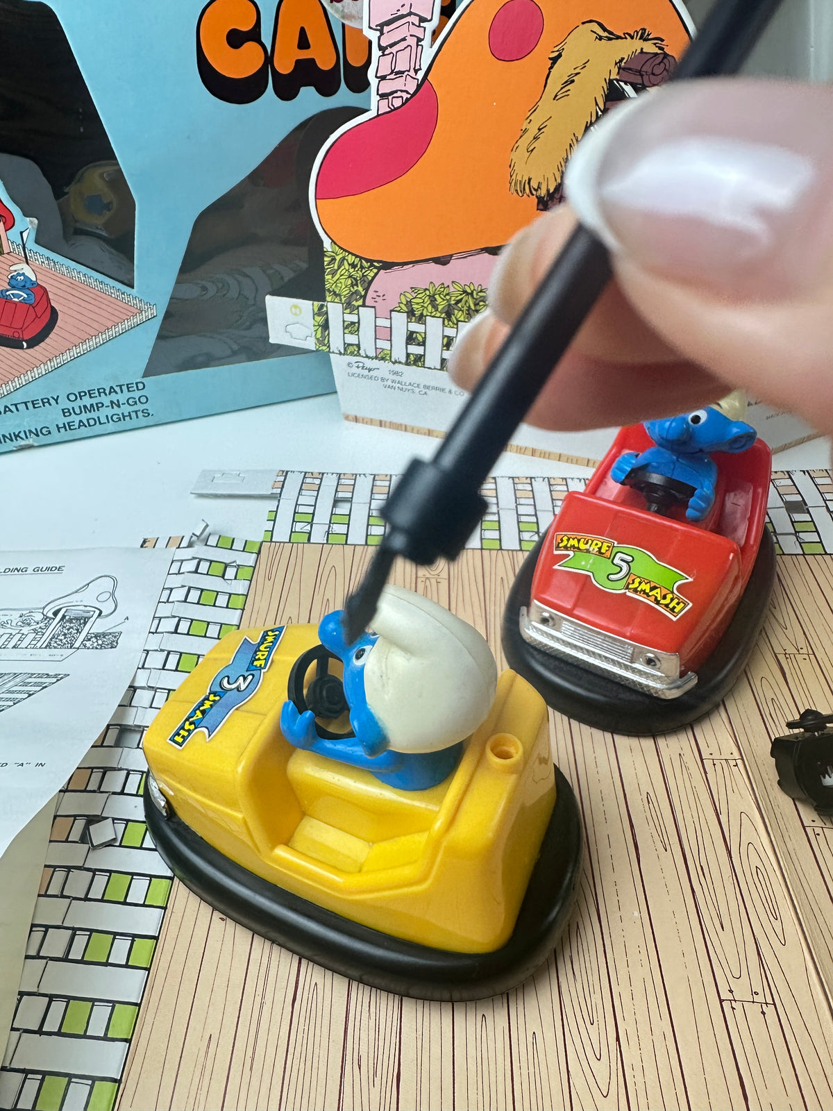 1982 Galoob Peyo Smurfs Bumper Cars Playset in Box