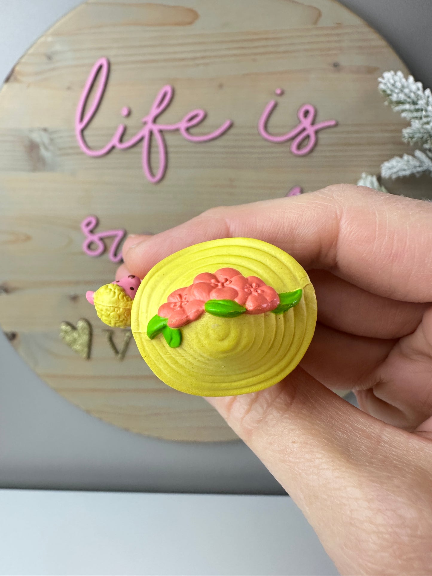 1984 Kenner Strawberry Shortcake Peach Blush with Melonie Belle with a Fan Mini PVC Figure *Berry Vault*