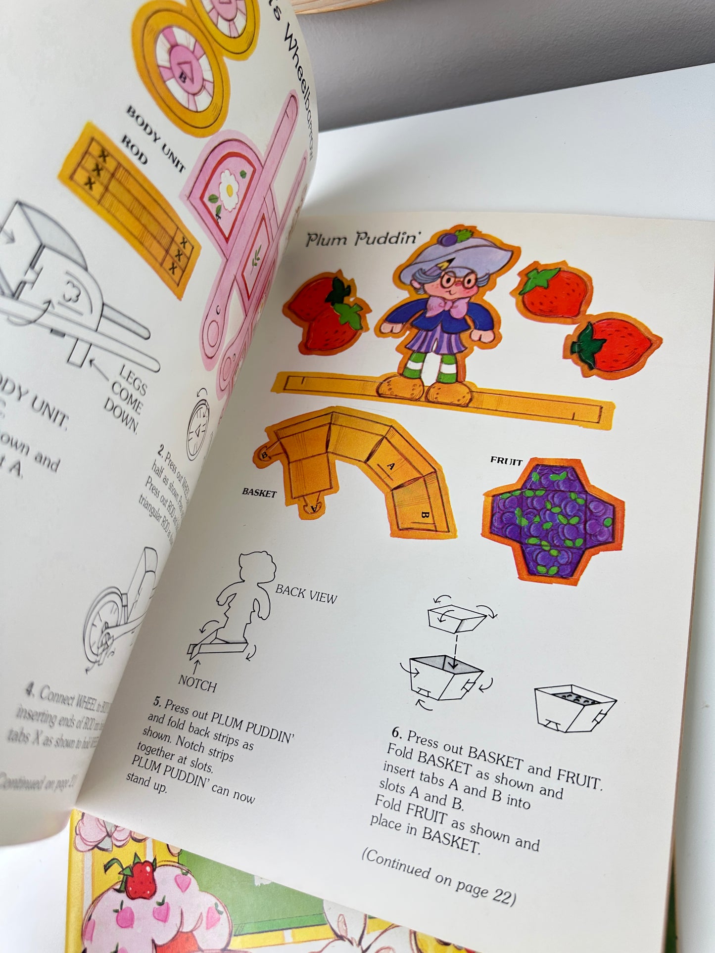 1980 Random House AGC Strawberry Shortcake Toy Book [Unused]