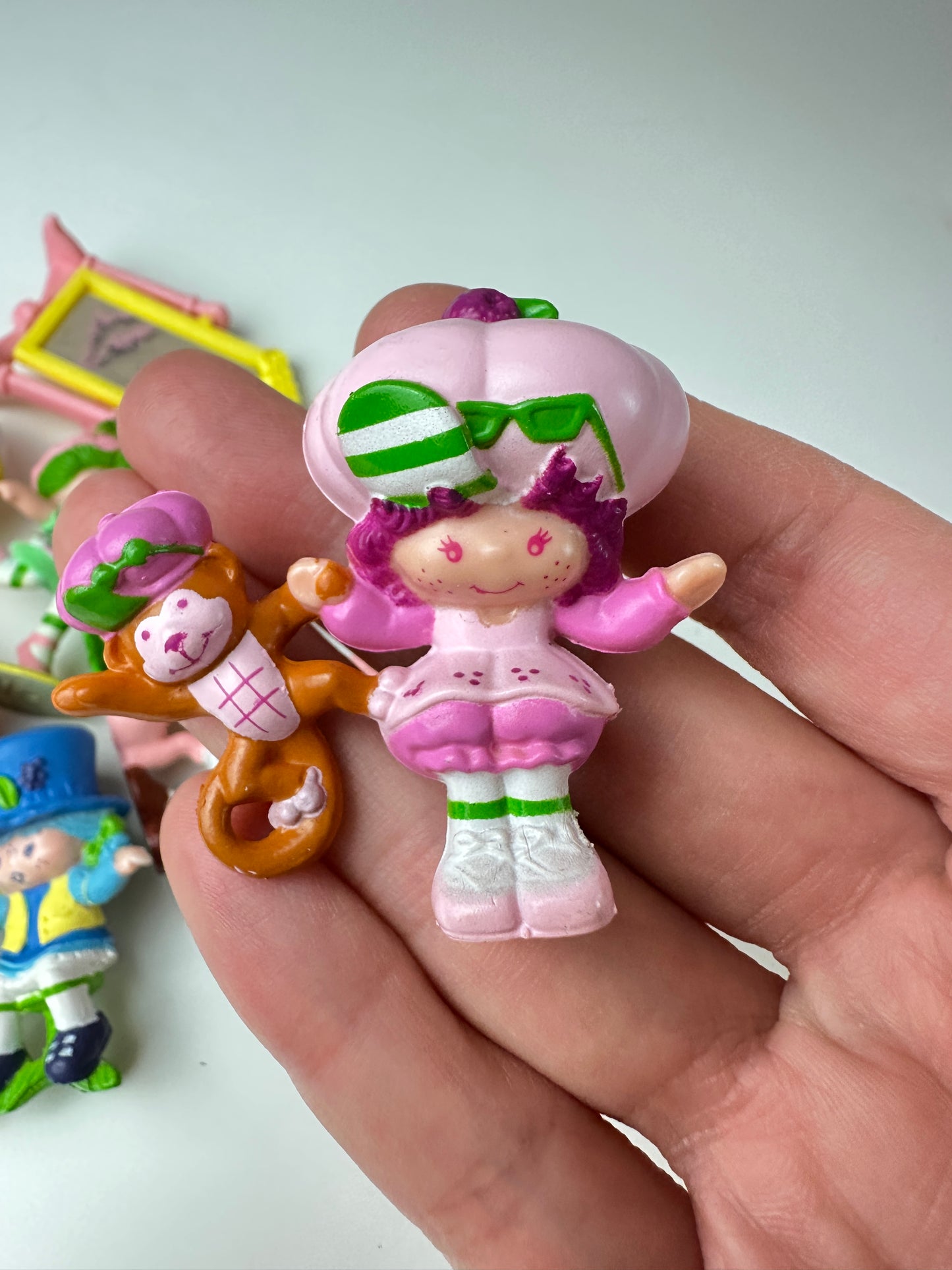 1983 Kenner Strawberry Shortcake Deluxe Miniatures [Sold Separately]