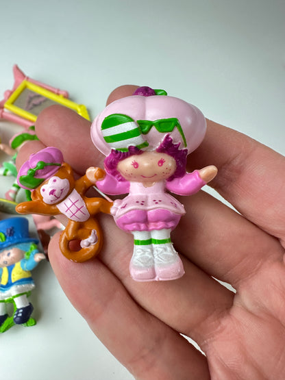 1983 Kenner Strawberry Shortcake Deluxe Miniatures [Sold Separately]
