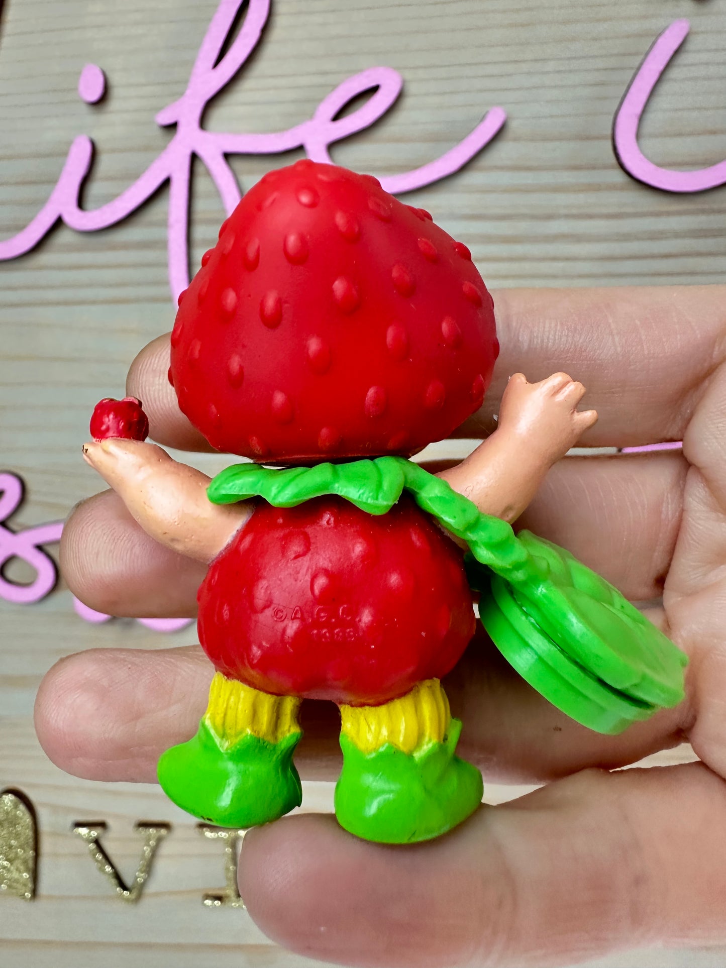 1985 Kenner Strawberry Shortcake Strawberrykin Critter w/ Full Pouch *Original*