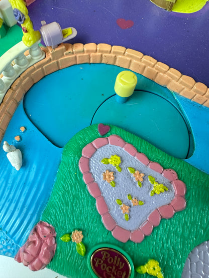 1996 Bluebird Polly Pocket Magical Movin' Boutique Playset