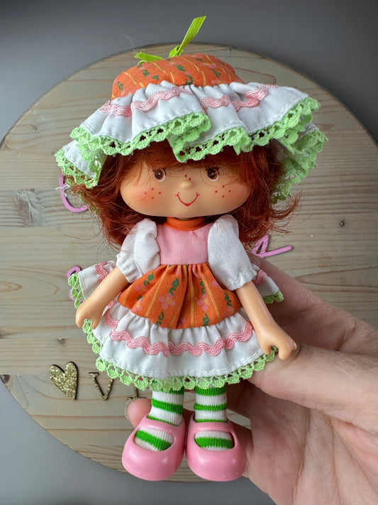 1984 Kenner Strawberry Shortcake Cafe Ole Party Pleaser *Berry Vault*