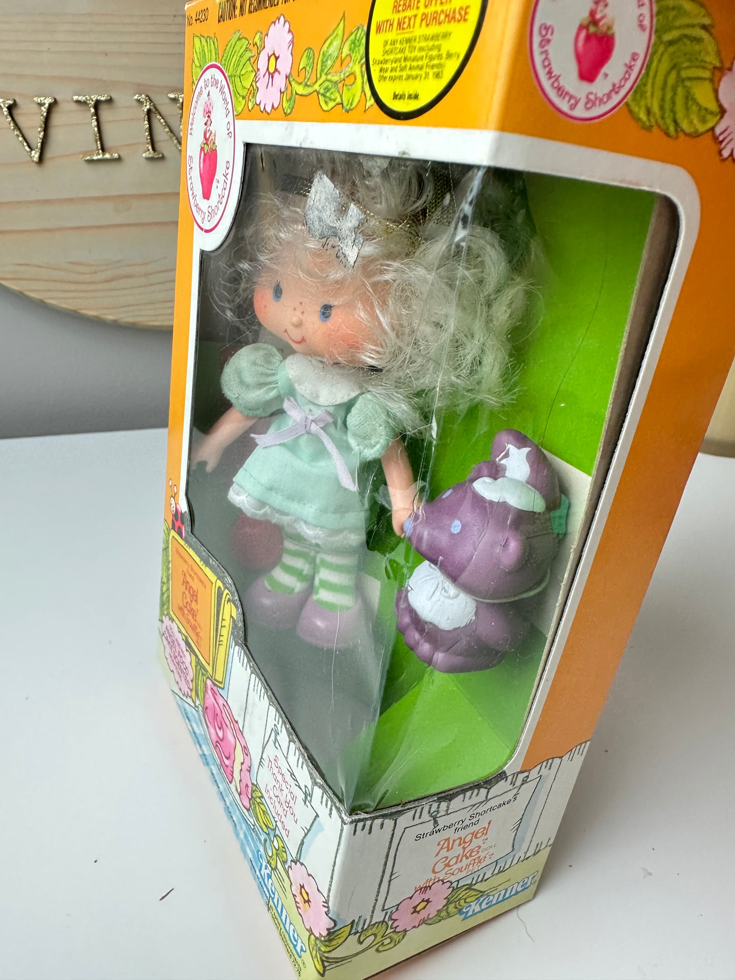 1982 Kenner Strawberry Shortcake Angel Cake with Souffle Doll MIB