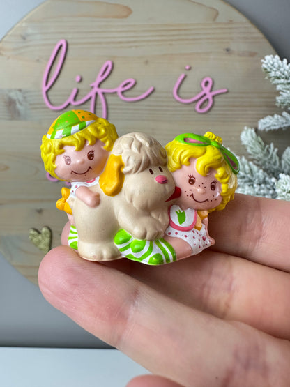 1984 Kenner Strawberry Shortcake Lem and Ada with Sugarwoofer Mini PVC Figure *Berry Vault*