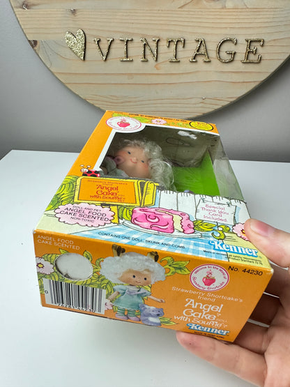 1982 Kenner Strawberry Shortcake Angel Cake with Souffle Doll MIB