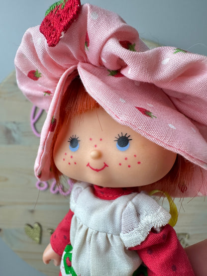 1982 Kenner Strawberry Shortcake with Custard Doll [Unmarked Body]