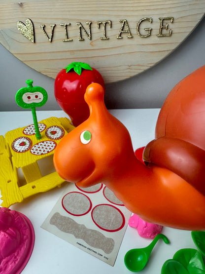 1981 Kenner Strawberry Shortcake Snail Cart Doll Playset *Berry Vault*