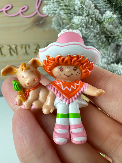 1984 Kenner Strawberry Shortcake Cafe Ole with Burrito at a Pottery Wheel Deluxe Miniature *Berry Vault*