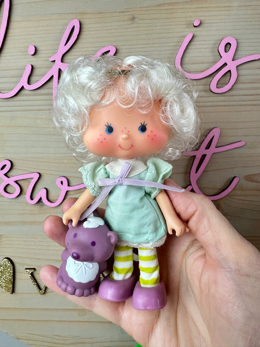 1982 Kenner Strawberry Shortcake Angel Cake with Souffle *Berry Vault*