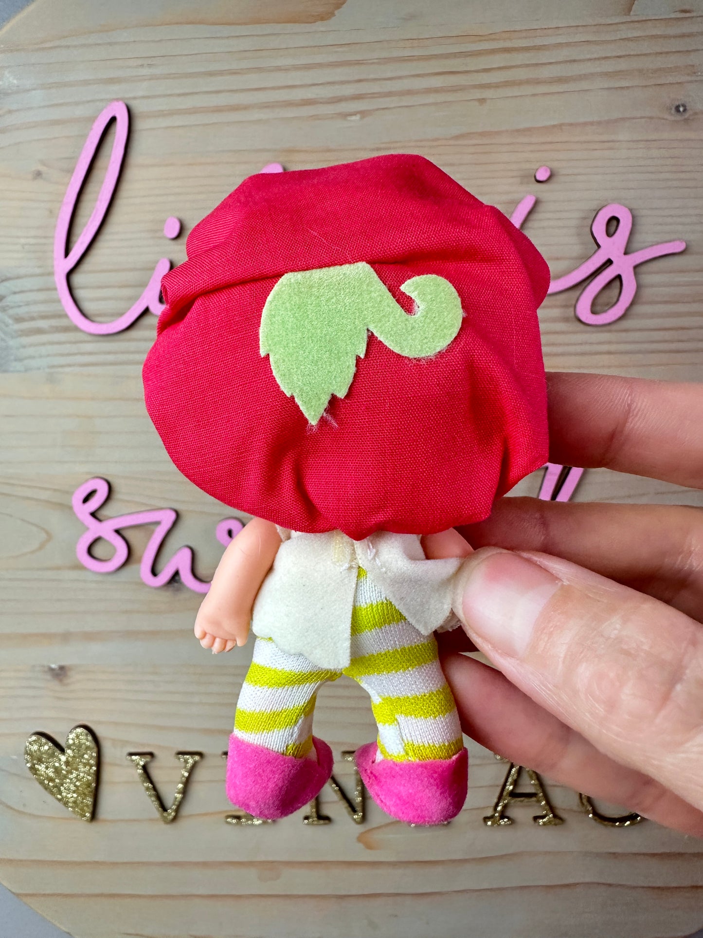 1982 Kenner Strawberry Shortcake Cherry Cuddler with Gooseberry *Berry Vault*