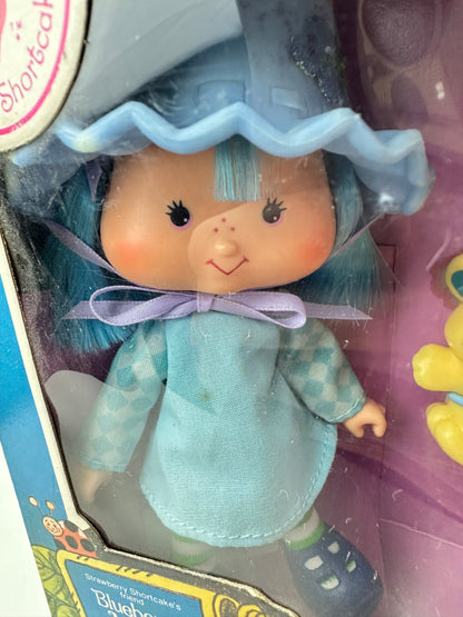 1982 Kenner Strawberry Shortcake Blueberry Muffin with Cheesecake Doll NRFB Sealed