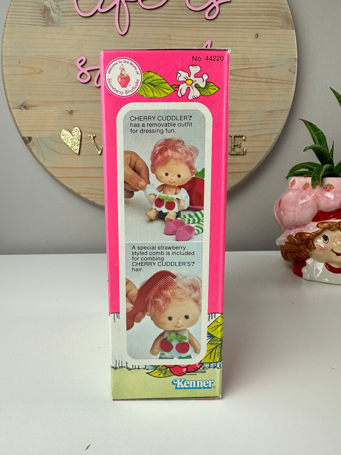 1982 Kenner Strawberry Shortcake Cherry Cuddler with Gooseberry Doll NRFB Sealed *Berry Vault*
