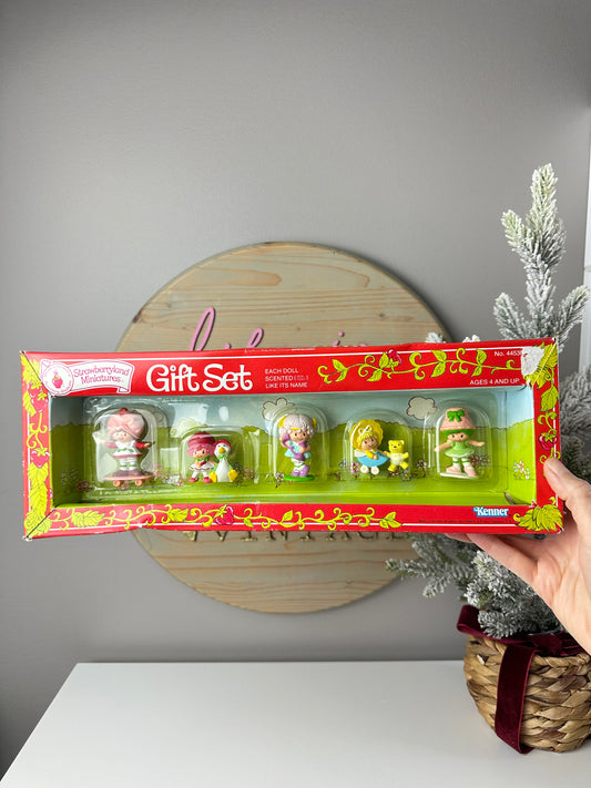 1982 Kenner Strawberry Shortcake Strawberryland Miniature Gift Set MIB NRFB