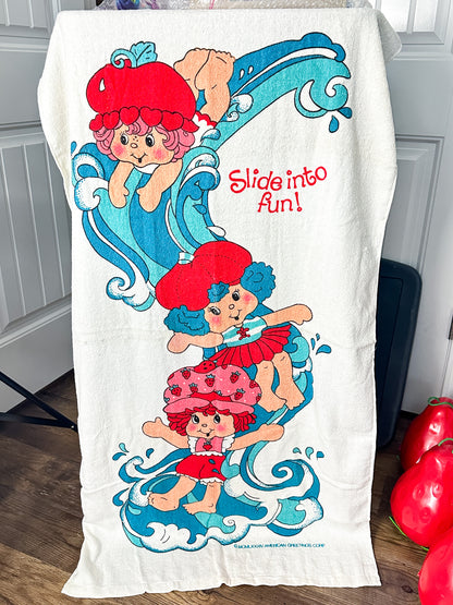 1984 Strawberry Shortcake Beach Towel RARE Featuring Crepe Suzette
