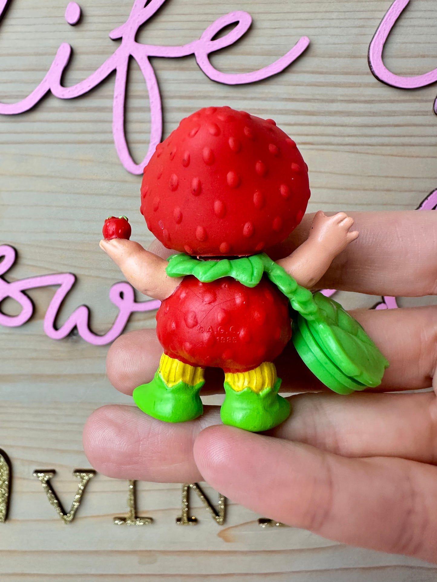 1985 Kenner Strawberry Shortcake Strawberrykin Critter w/ Full Pouch *Original*
