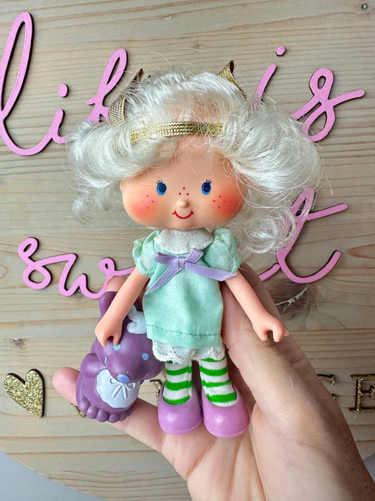 1982 Kenner Strawberry Shortcake Angel Cake with Souffle Doll