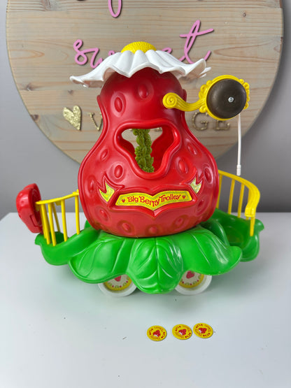 1980s Kenner Strawberry Shortcake Berry Trolley Playset *Berry Vault* *Broken*
