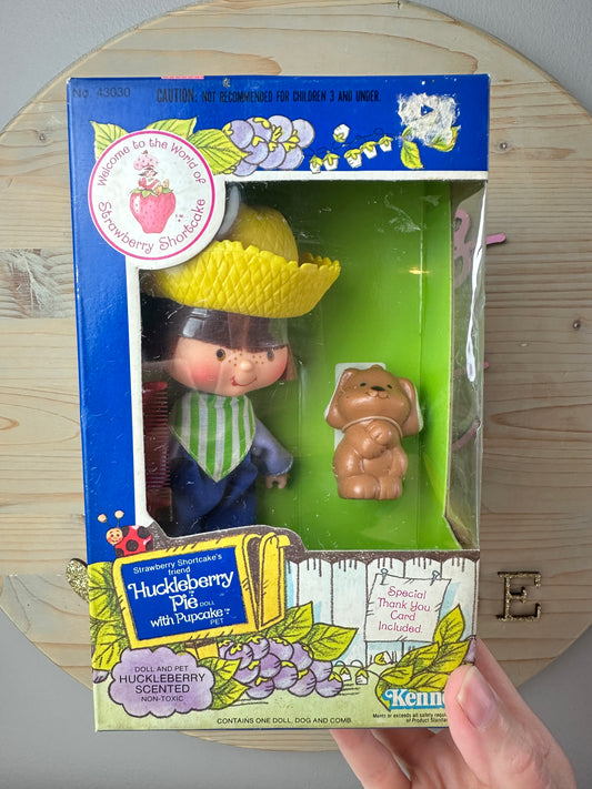 1982 Kenner Strawberry Shortcake Huckleberry Pie with Pupcake Doll NRFB Sealed