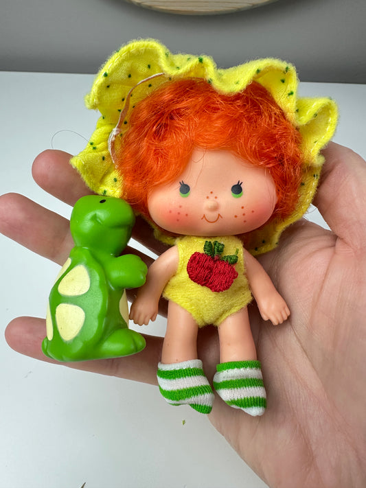 1982 Kenner Strawberry Shortcake Apple Dumplin' with Tea Time Turtle Doll