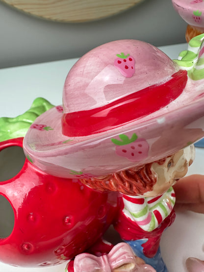 2000s Y2K Bandai-style Strawberry Shortcake Bathroom Accessories [Lot of 2]