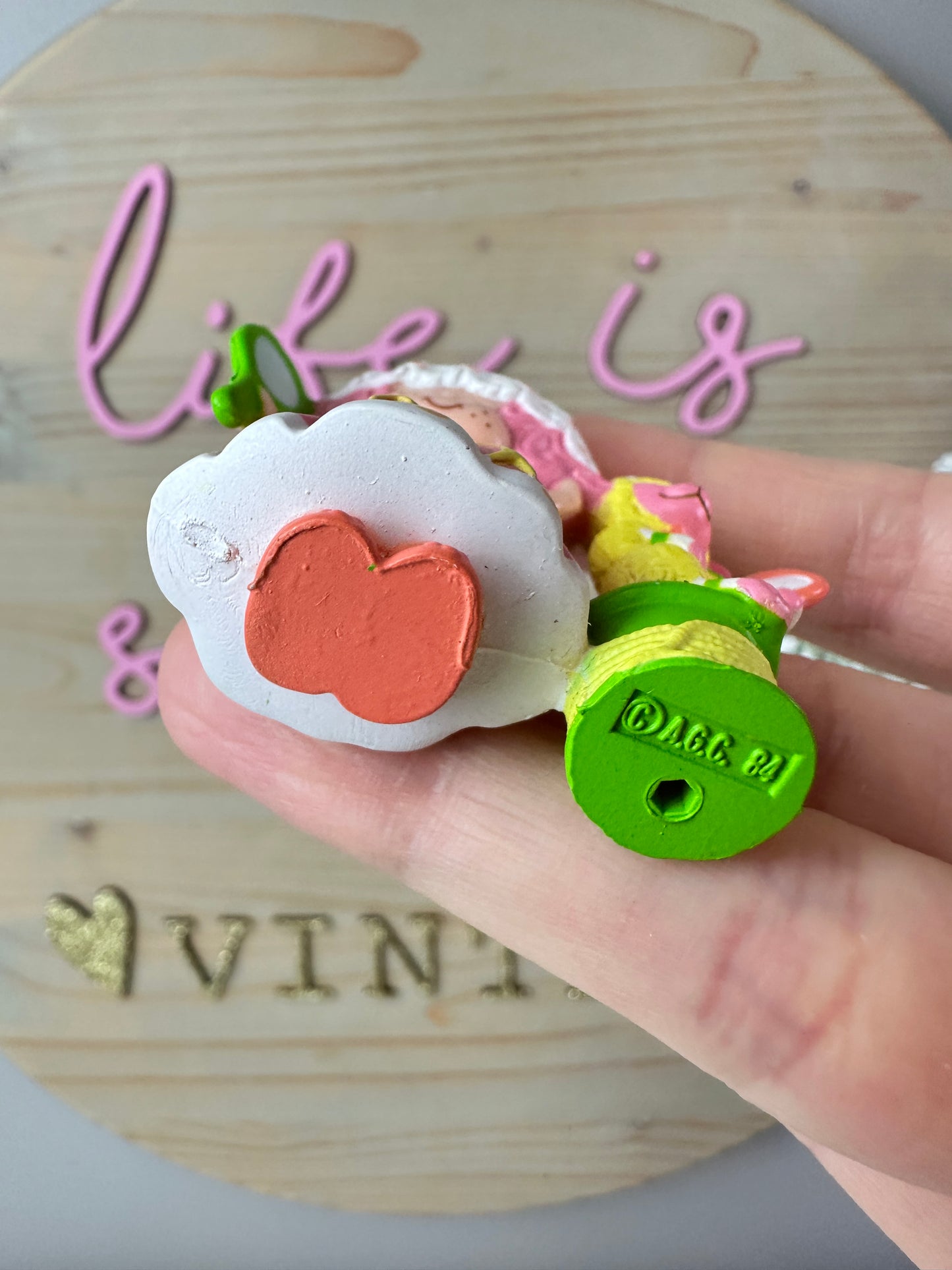 1984 Kenner Strawberry Shortcake Peach Blush with Melonie Belle Getting Ready for Bed Mini PVC Figure *Berry Vault*