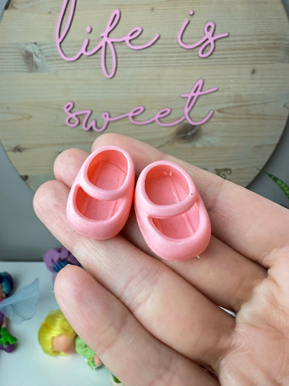 1984 Kenner Strawberry Shortcake Cafe Ole Party Pleaser Doll Shoes