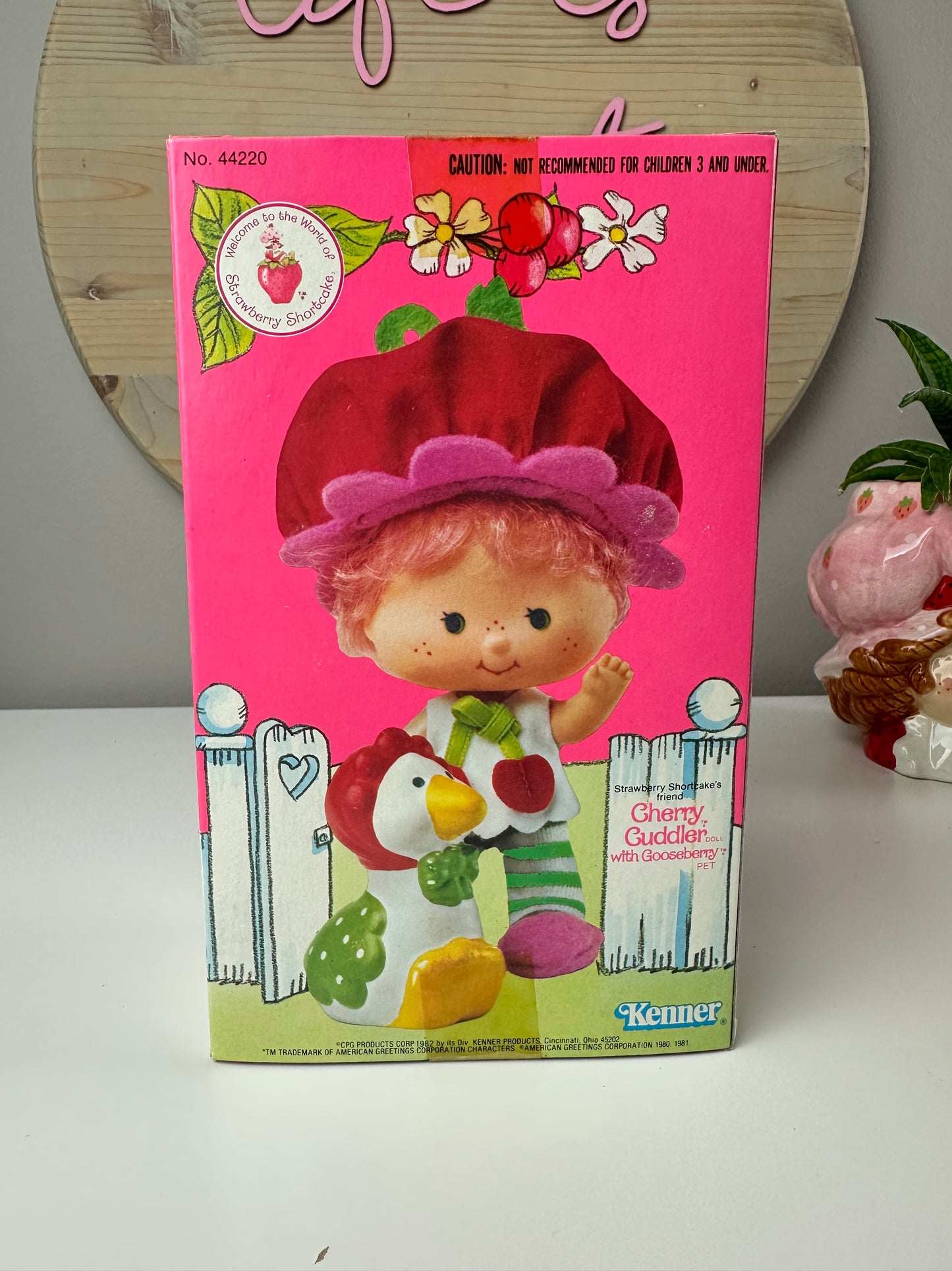 1982 Kenner Strawberry Shortcake Cherry Cuddler with Gooseberry Doll NRFB Sealed *Berry Vault*