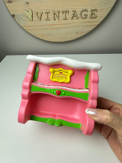 1985 Kenner Strawberry Shortcake Berry Happy Home Fancy Fun Room Piano