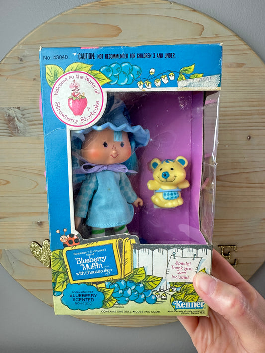 1982 Kenner Strawberry Shortcake Blueberry Muffin with Cheesecake Doll NRFB Sealed
