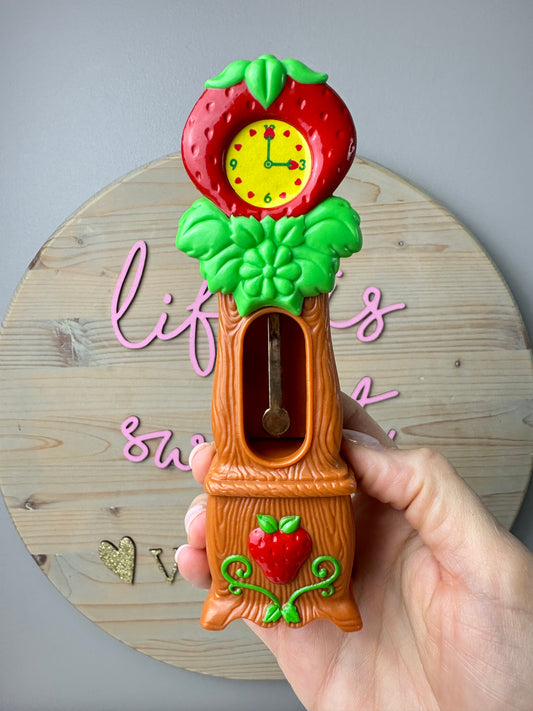 1983 Kenner Strawberry Shortcake Berry Happy Home Living Room Grandfather Clock