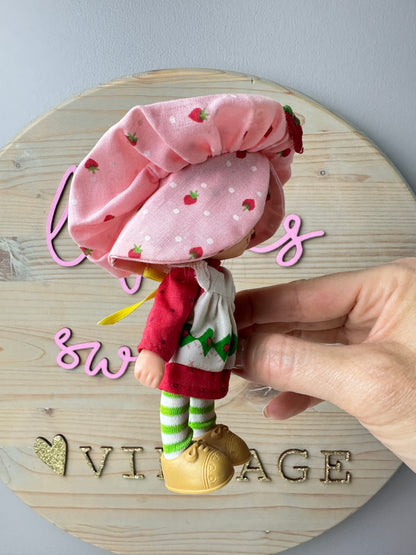 1982 Kenner Strawberry Shortcake with Custard Doll [Unmarked Body]