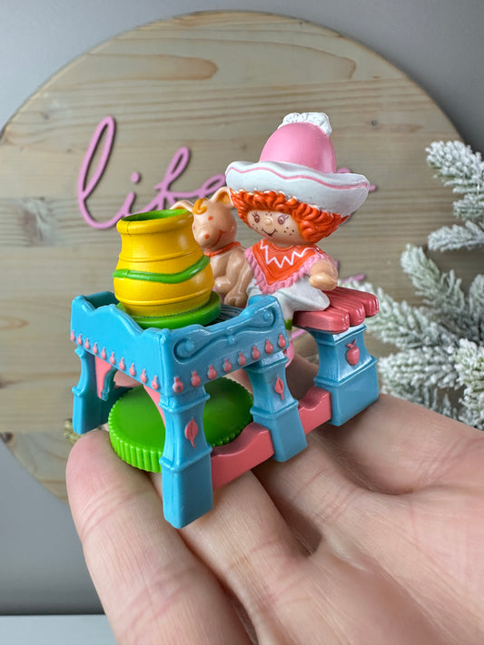 1984 Kenner Strawberry Shortcake Cafe Ole with Burrito at a Pottery Wheel Deluxe Miniature *Berry Vault*